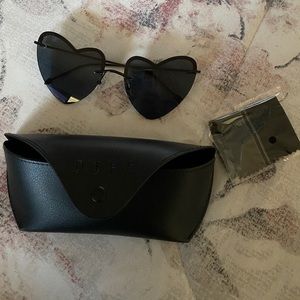 **NWOT**Diff Remy heart shaped sunnies